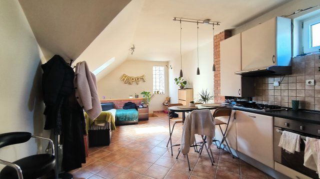 Kiadó téglalakás, albérlet, XV. kerületben, Oroszlán utcában