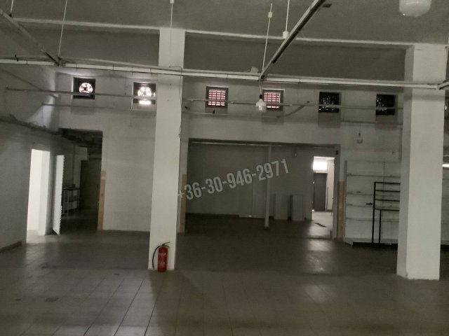 Kiadó üzlethelyiség, Békéscsabán, Kazinczy utcában