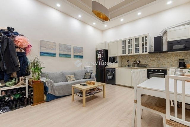 Eladó téglalakás, Budapesten, VIII. kerületben 79.9 M Ft