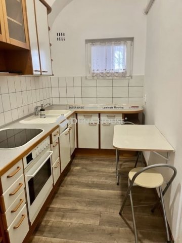 Eladó téglalakás, Kőszegen 18.5 M Ft, 1 szobás