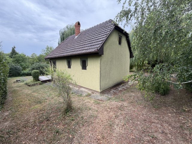 Eladó nyaraló, Kaposváron 34.5 M Ft, 3 szobás