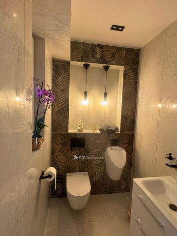 Eladó sorház, Velencén 220 M Ft, 5 szobás / költözzbe.hu