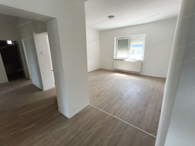 Eladó családi ház, Mosonmagyaróváron 69.9 M Ft, 3 szobás