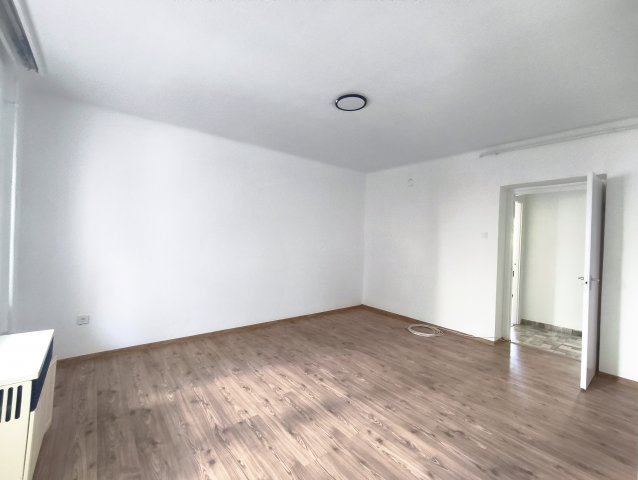 Eladó téglalakás, Dombóváron 29.5 M Ft, 1+2 szobás