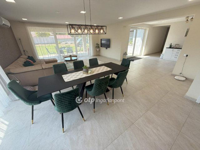 Eladó családi ház, Lakitelken 120.5 M Ft, 3 szobás