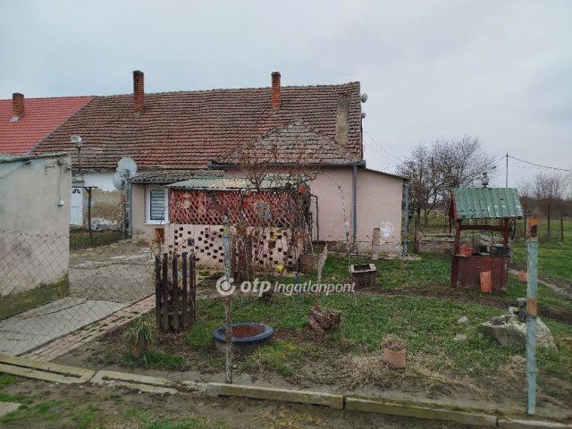 Eladó nyaraló, Dencsházán 6.8 M Ft, 2 szobás