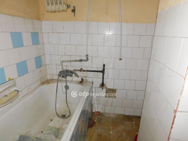 Eladó családi ház, Lánycsókon 6.9 M Ft, 3 szobás