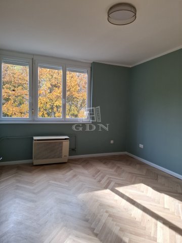 Eladó téglalakás, Veszprémben 49.9 M Ft, 2 szobás