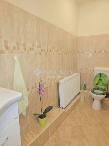 Eladó nyaraló, Hosszúhetényen 95 M Ft, 3 szobás