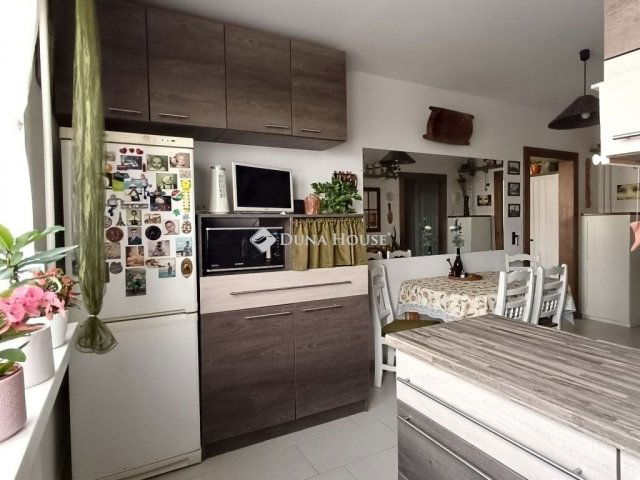 Eladó panellakás, Debrecenben 79.5 M Ft, 3 szobás