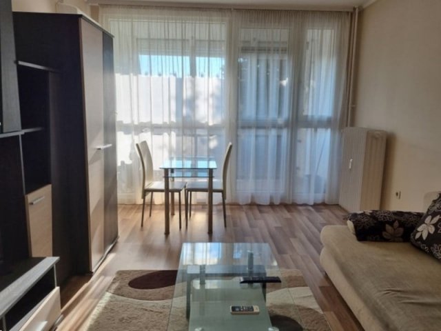 Kiadó panellakás, albérlet, Pécsett, Váci Mihály utcában