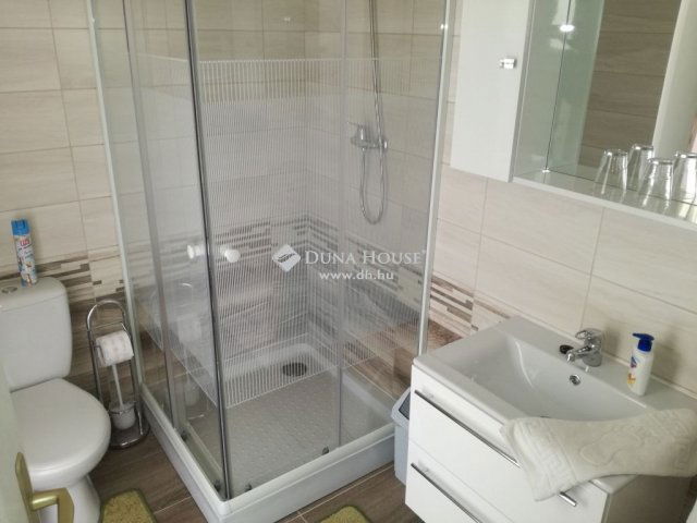 Eladó hotel, Dédestapolcsányban 125 M Ft, 2 szobás