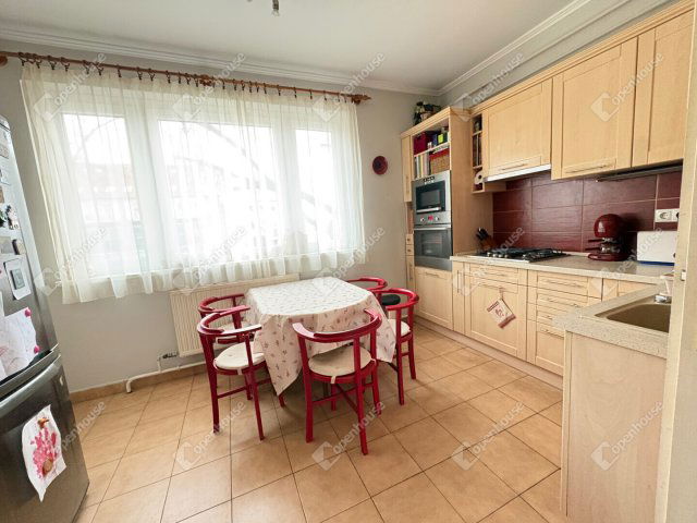 Eladó téglalakás, Debrecenben 89.9 M Ft, 4 szobás