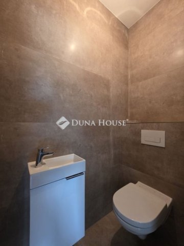 Eladó téglalakás, Budapesten, IV. kerületben 97.5 M Ft, 4 szobás