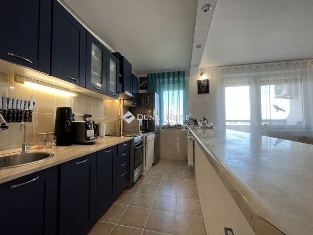 Eladó panellakás, Veszprémben 54.9 M Ft, 1+2 szobás