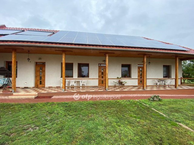 Eladó családi ház, Egyeken 58 M Ft, 5 szobás