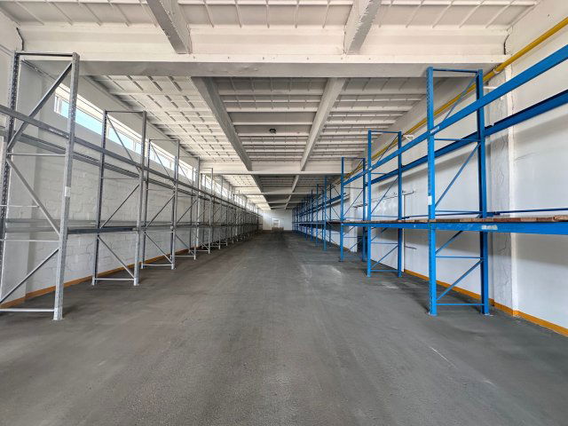 Kiadó ipari ingatlan, Tatán 4788 E Ft / hó / költözzbe.hu