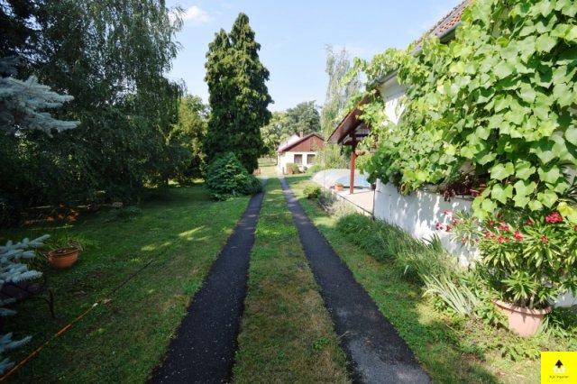 Eladó családi ház, Csepregen 79.9 M Ft, 5 szobás