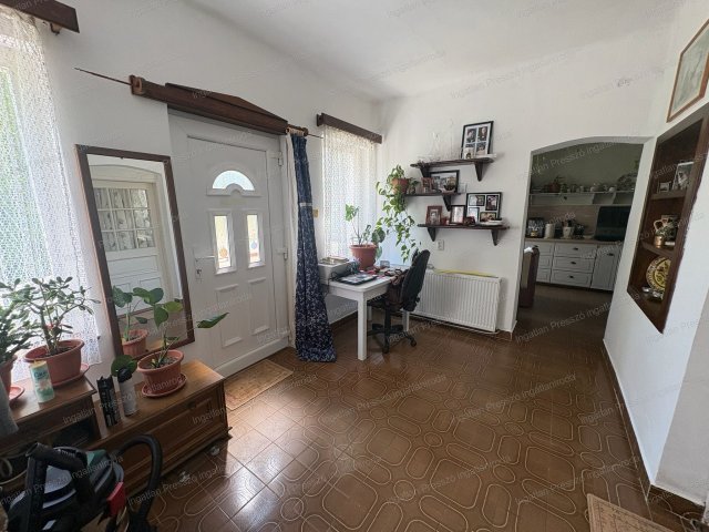 Eladó családi ház, Keléden 23 M Ft, 2 szobás