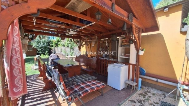 Eladó családi ház, Székesfehérvárott 125 M Ft, 6 szobás