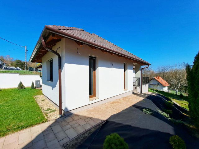 Eladó családi ház, Zalacsányon 149.5 M Ft, 4 szobás