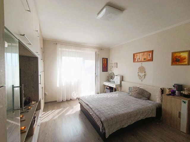 Eladó panellakás, Mosonmagyaróváron 39.9 M Ft, 2 szobás