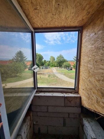 Eladó családi ház, Csömörön 199.9 M Ft, 2+1 szobás