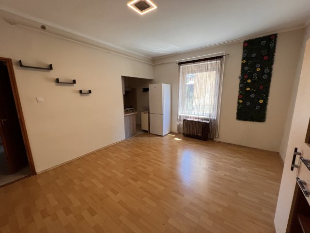 Eladó téglalakás, Nyíregyházán 36.5 M Ft, 1+1 szobás