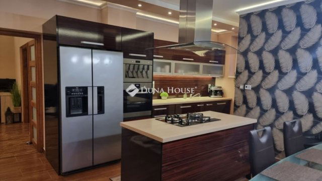 Eladó családi ház, Villányban 99.5 M Ft, 6 szobás