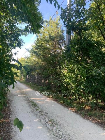 Eladó telek, Gyúrón 10 M Ft / költözzbe.hu