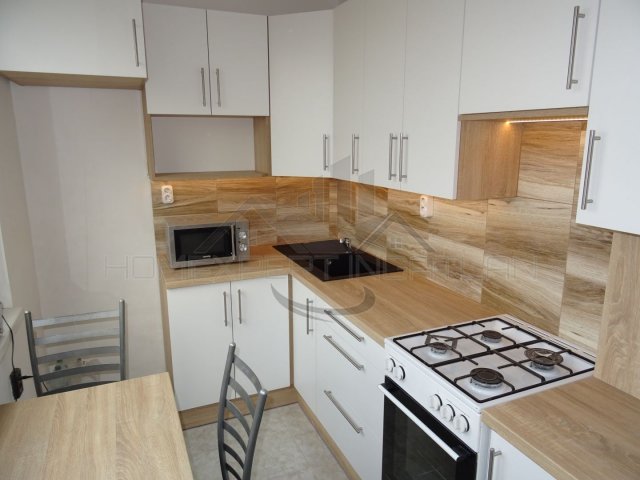 Eladó panellakás, Győrött 51.6 M Ft, 2 szobás