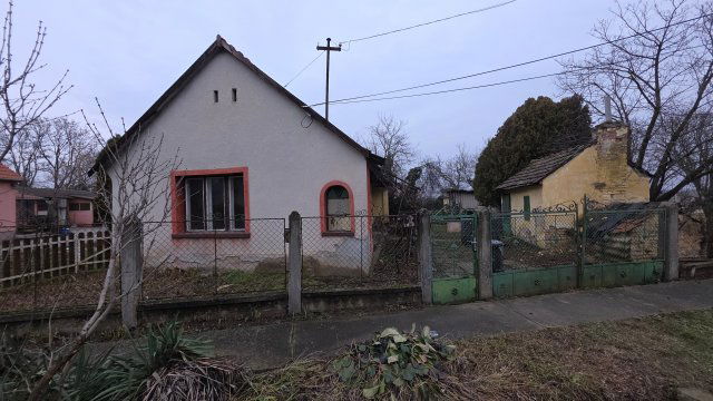 Eladó családi ház, Szabadbattyánban 21.5 M Ft, 3 szobás