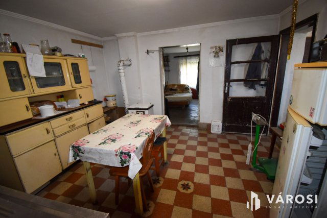 Eladó családi ház, Ácson 15 M Ft, 1 szobás