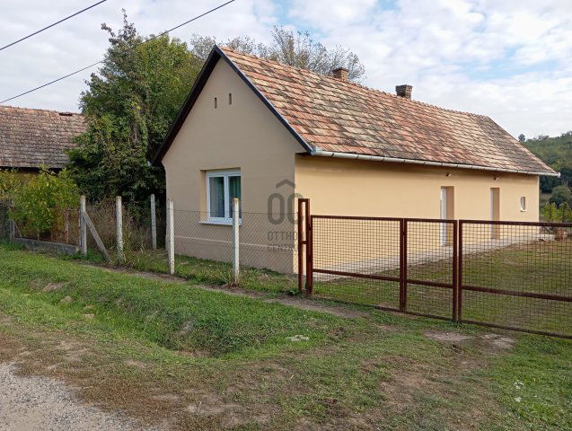 Eladó családi ház, Fiadon 24 M Ft, 3 szobás