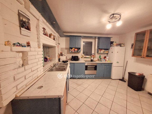 Eladó nyaraló, Győrött 45 M Ft, 2 szobás / költözzbe.hu