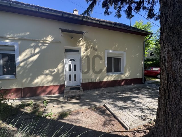 Eladó családi ház, Kecskeméten 59.9 M Ft, 2 szobás