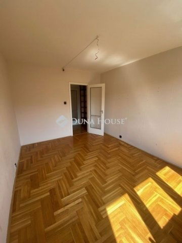 Eladó panellakás, Budapesten, III. kerületben 77.9 M Ft, 3 szobás