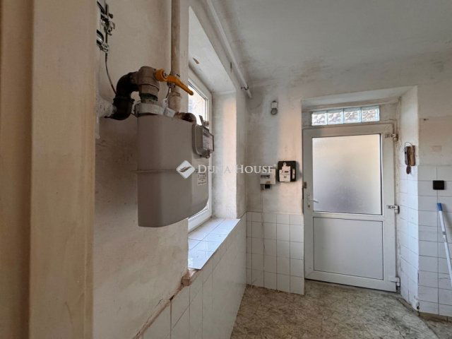 Eladó téglalakás, Budapesten, II. kerületben 39 M Ft, 1 szobás