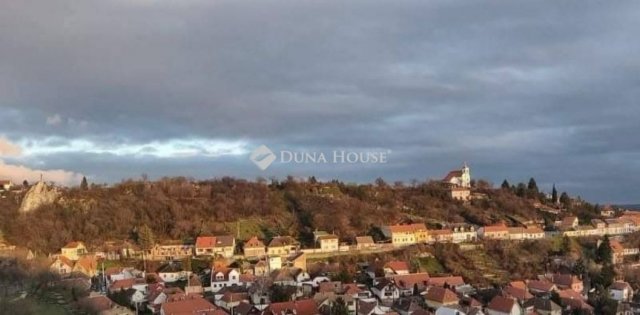 Eladó téglalakás, Pécsett 49 M Ft, 1 szobás