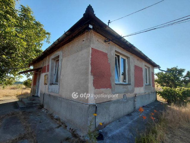 Eladó családi ház, Jászfényszarun 25 M Ft, 1+1 szobás