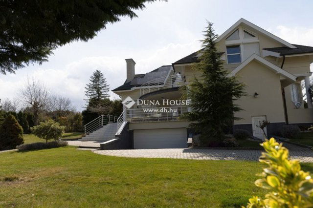 Eladó családi ház, Siófokon 385 M Ft, 7 szobás