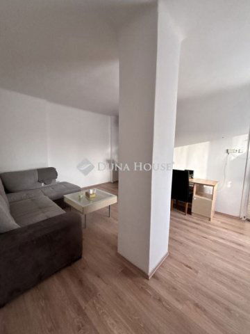 Kiadó téglalakás, albérlet, Pécsett 230 E Ft / hó, 2 szobás
