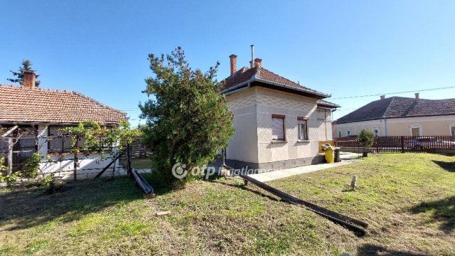 Eladó családi ház, Dévaványán 11.5 M Ft, 2 szobás
