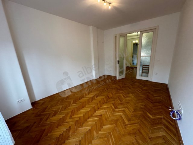 Kiadó téglalakás, albérlet, VII. kerületben, Madách Imre úton