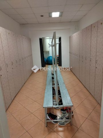 Eladó üzlethelyiség, Szegeden, Szilágyi utcában 150 M Ft