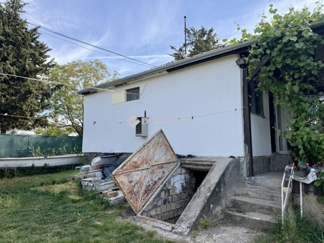 Eladó családi ház, Csopakon 82.9 M Ft, 2 szobás