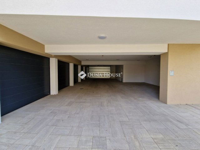 Eladó téglalakás, Szegeden 115.5 M Ft, 3 szobás