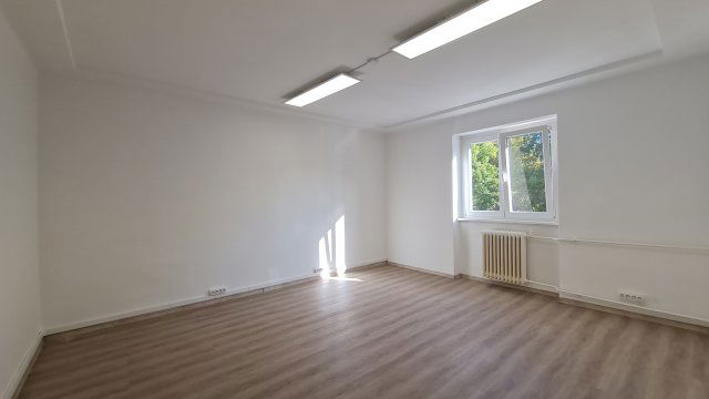 Kiadó iroda, Dunaújvárosban, Szórád Márton úton 120 E Ft / hó