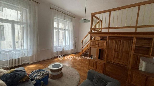 Eladó téglalakás, Budapesten, V. kerületben 86.9 M Ft, 1 szobás