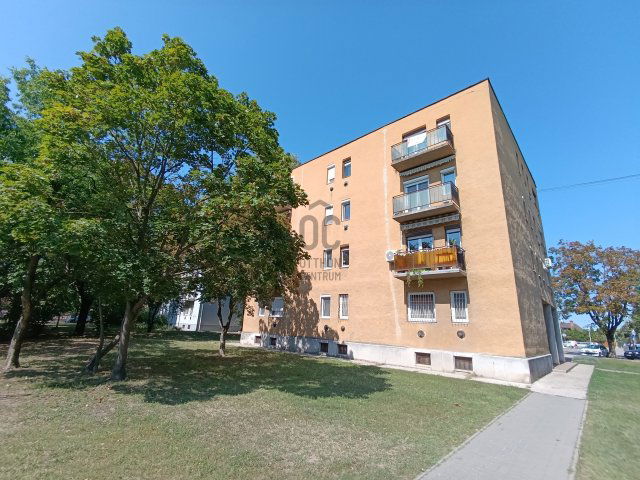 Eladó téglalakás, Szigetszentmiklóson, Jókai utcában 46 M Ft